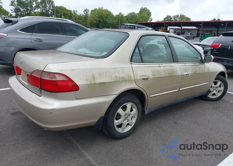 2000 Honda Accord 2.3 Se из США, поврежденный, VIN 1HGCG5678YA043244